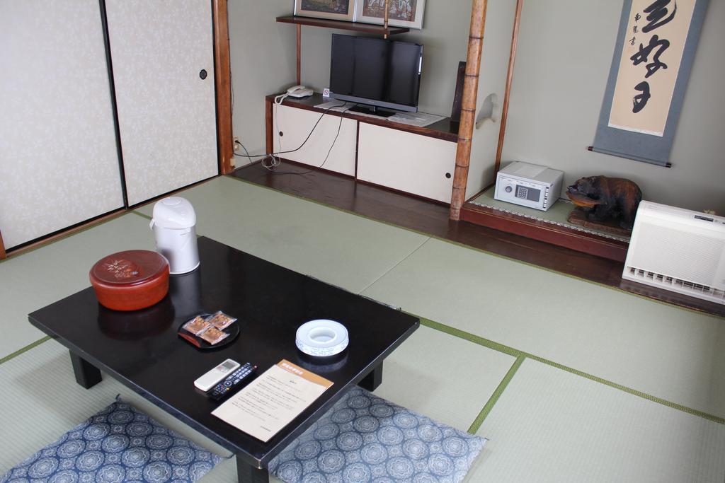 Kinokuniya Ryokan Fujisawa Quarto foto